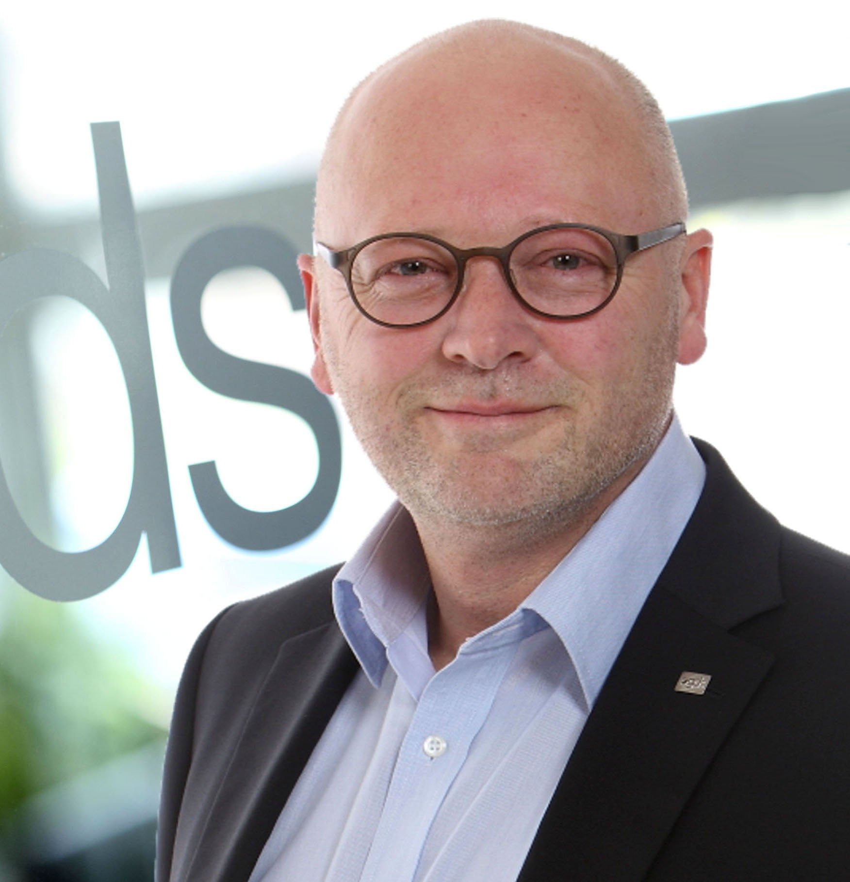 Ludger Bruns Leiter Service Consulting  CMSE® – Certified Machinery Safety Expert, Certified PCO