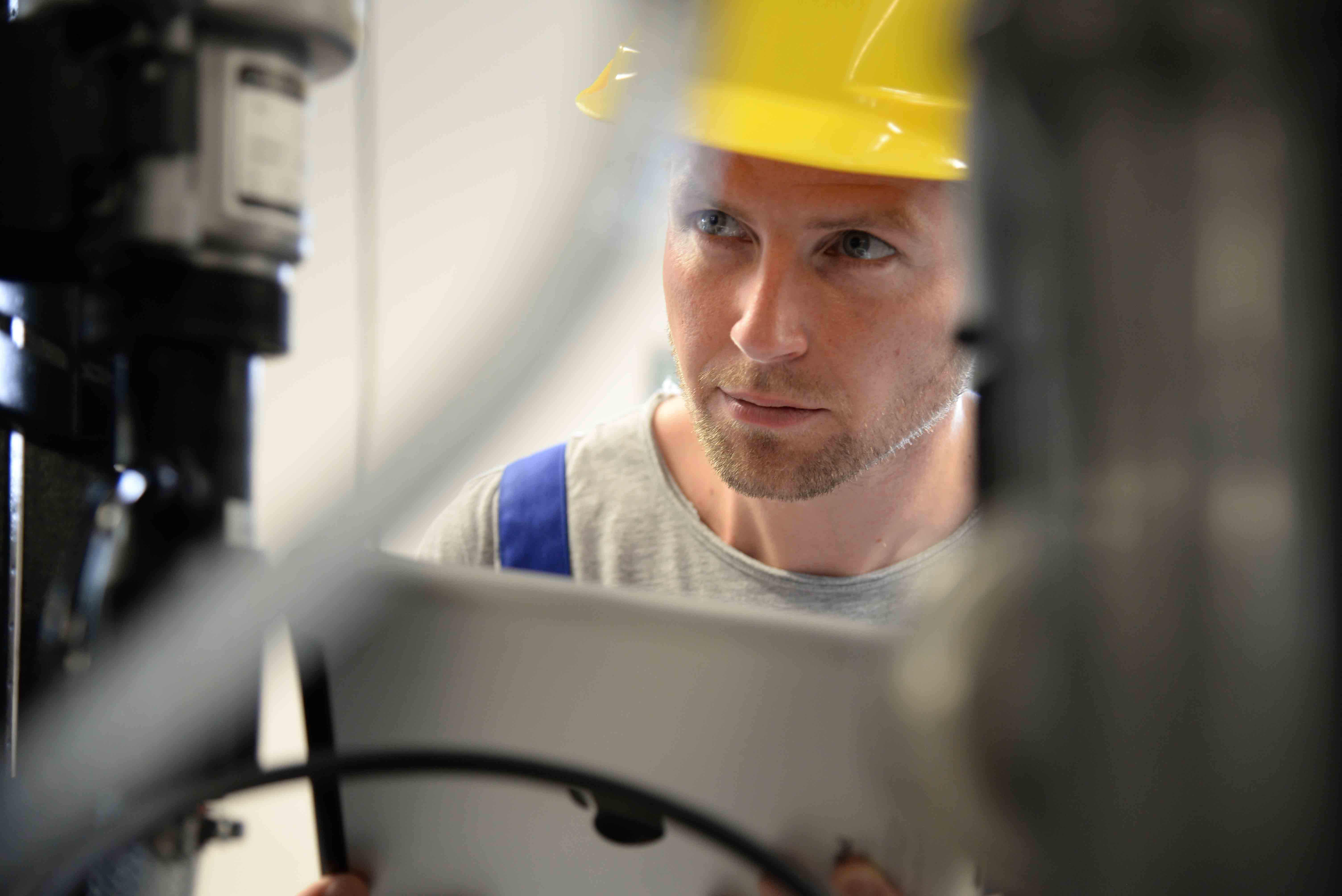 Technische Dokumentation immer und überall: Mit einem modernen Redaktionssystem ist das kein Problem mehr - davon profitieren u. a. Wartungstechniker